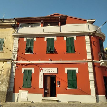 Alla Porta Di Sotto B&B Фивиццано Экстерьер фото
