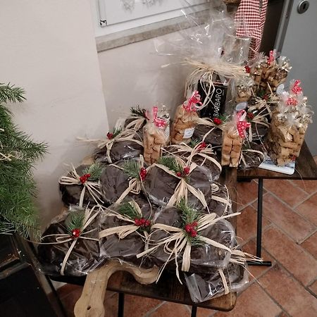 Alla Porta Di Sotto B&B Фивиццано Экстерьер фото