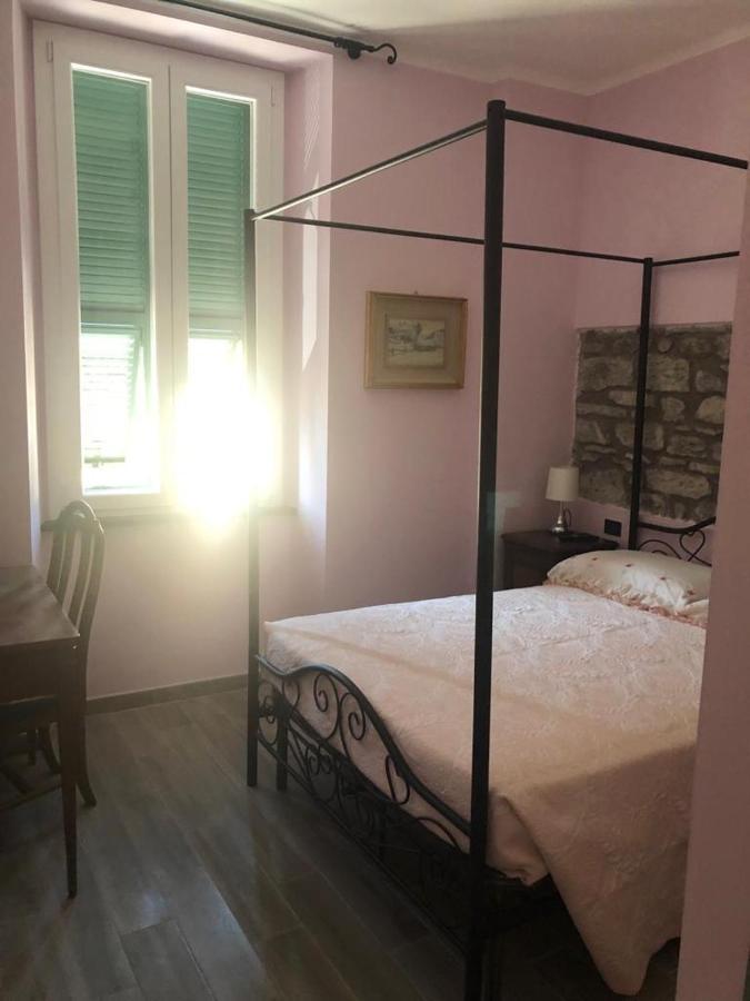 Alla Porta Di Sotto B&B Фивиццано Экстерьер фото