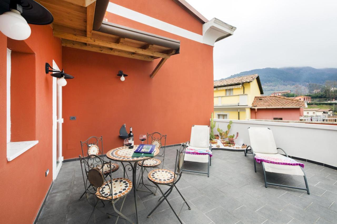 Alla Porta Di Sotto B&B Фивиццано Экстерьер фото