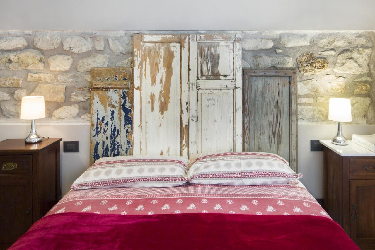Alla Porta Di Sotto B&B Фивиццано Экстерьер фото