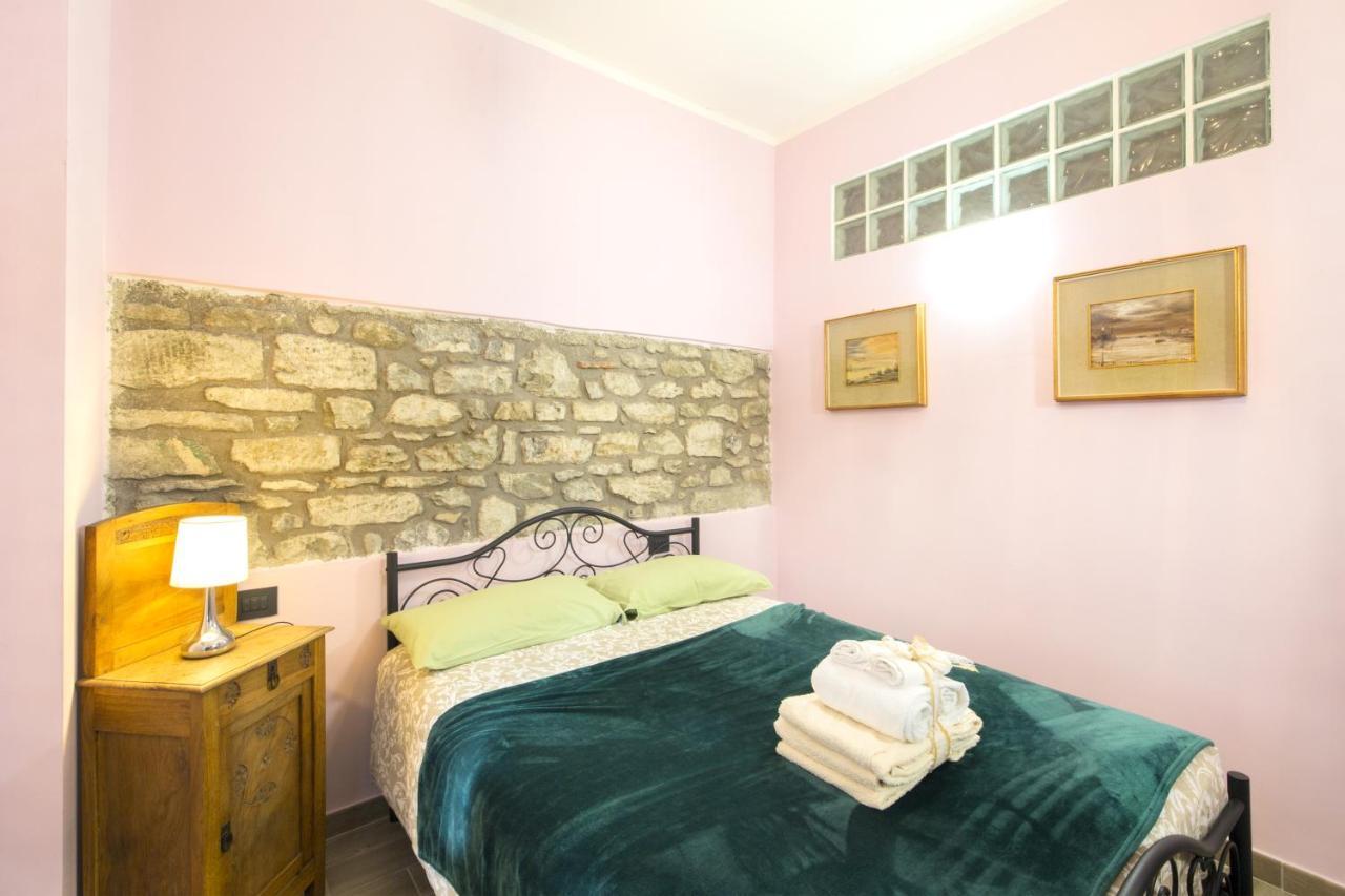 Alla Porta Di Sotto B&B Фивиццано Экстерьер фото