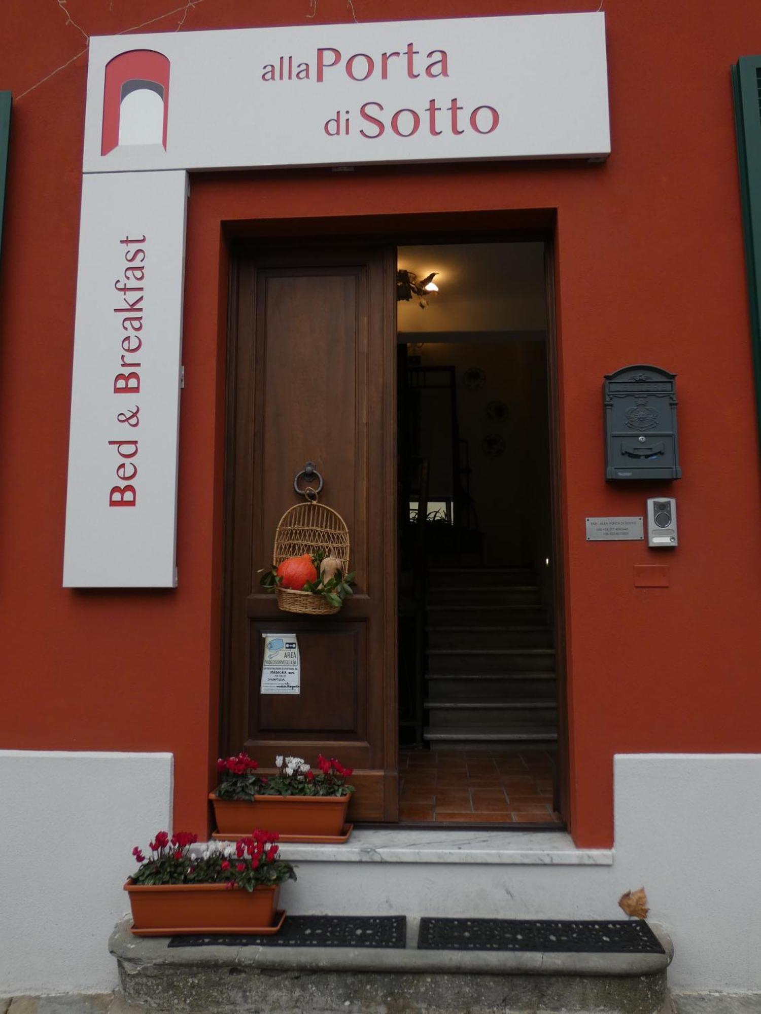 Alla Porta Di Sotto B&B Фивиццано Экстерьер фото