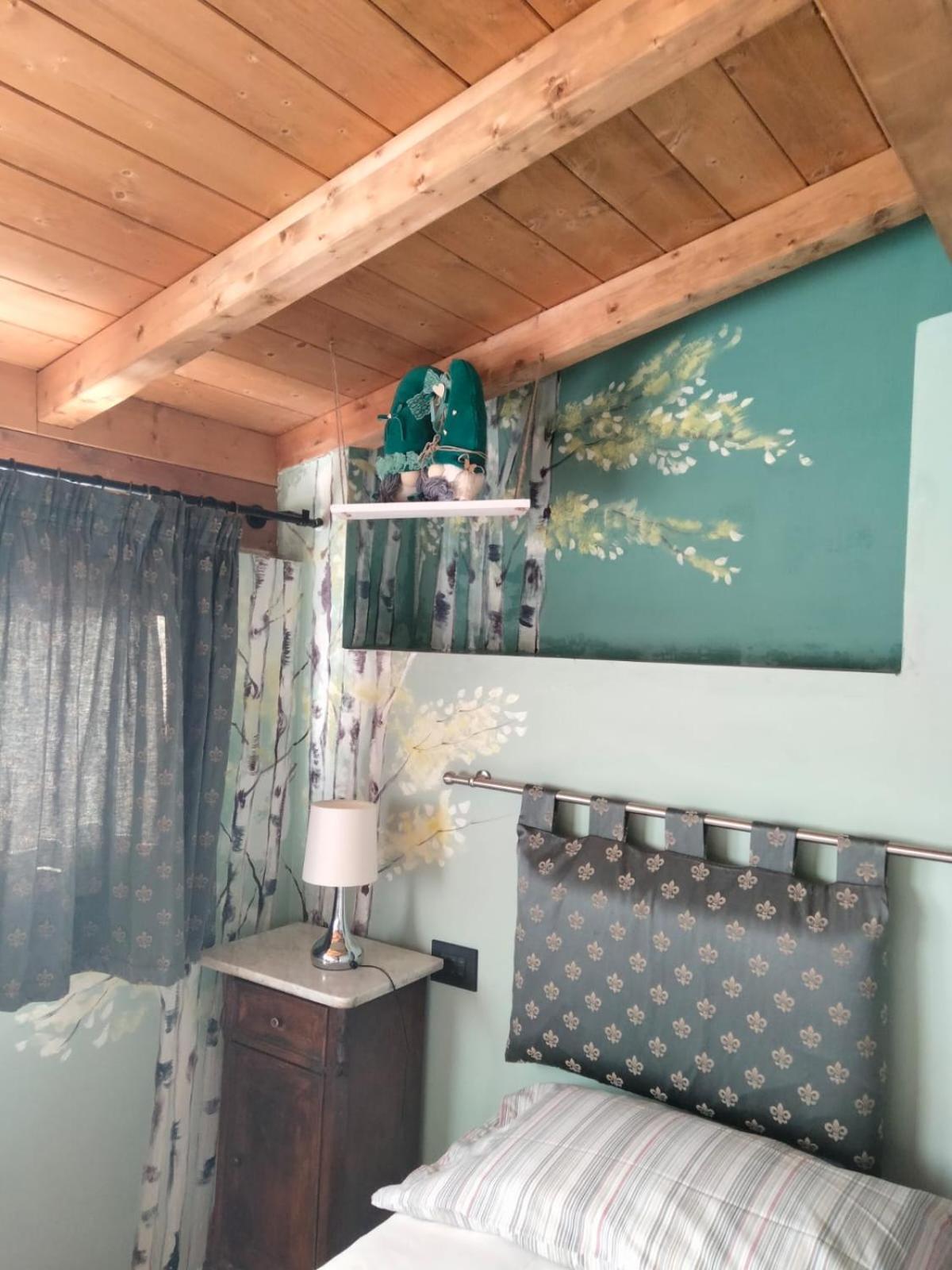 Alla Porta Di Sotto B&B Фивиццано Экстерьер фото
