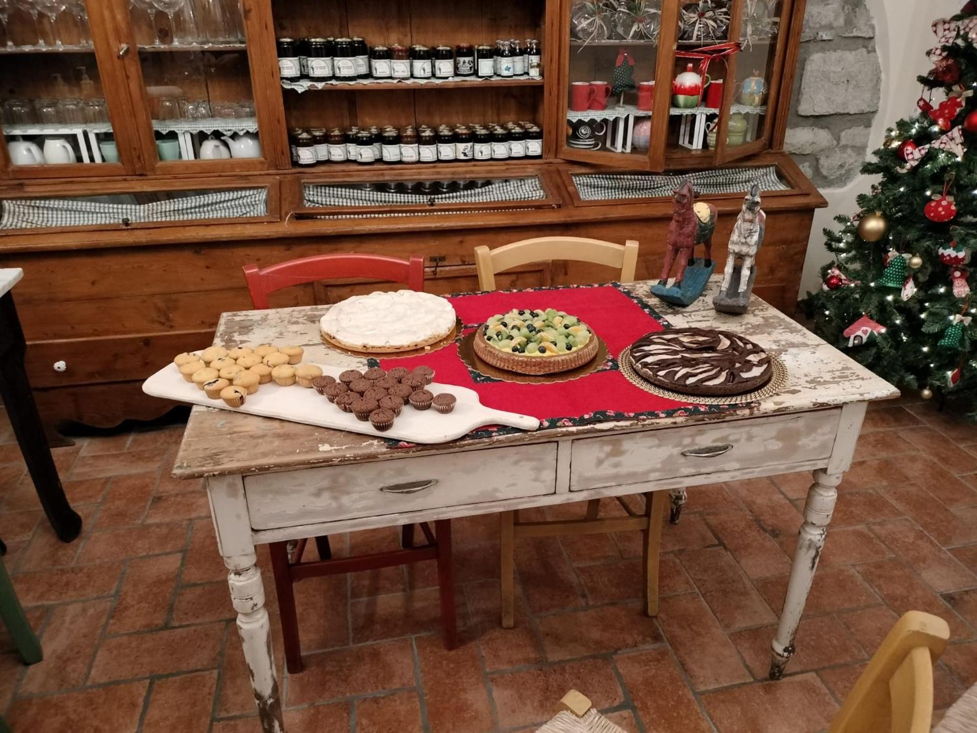 Alla Porta Di Sotto B&B Фивиццано Экстерьер фото
