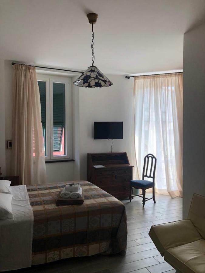 Alla Porta Di Sotto B&B Фивиццано Экстерьер фото